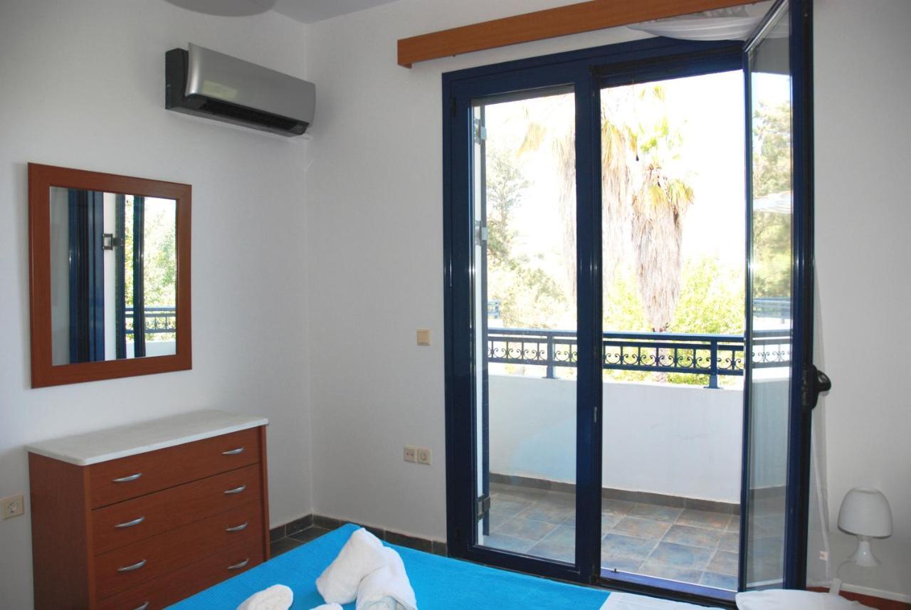 Blue House Lardos